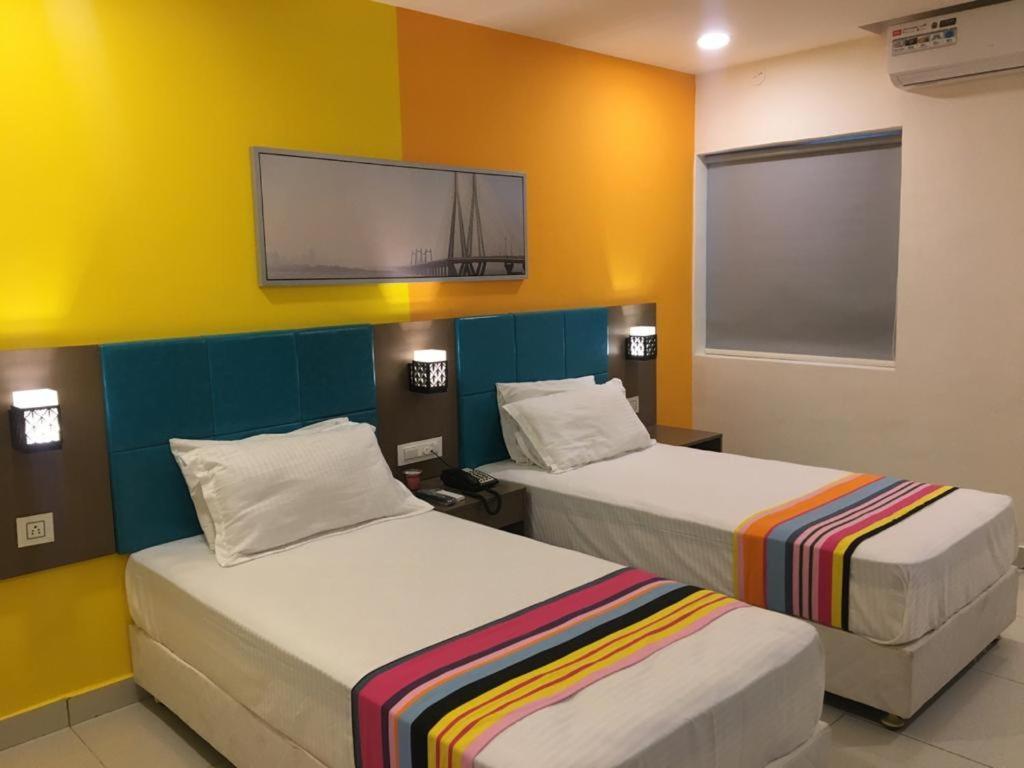 Hotel White Fields Hitec City, Hyderabad Esterno foto