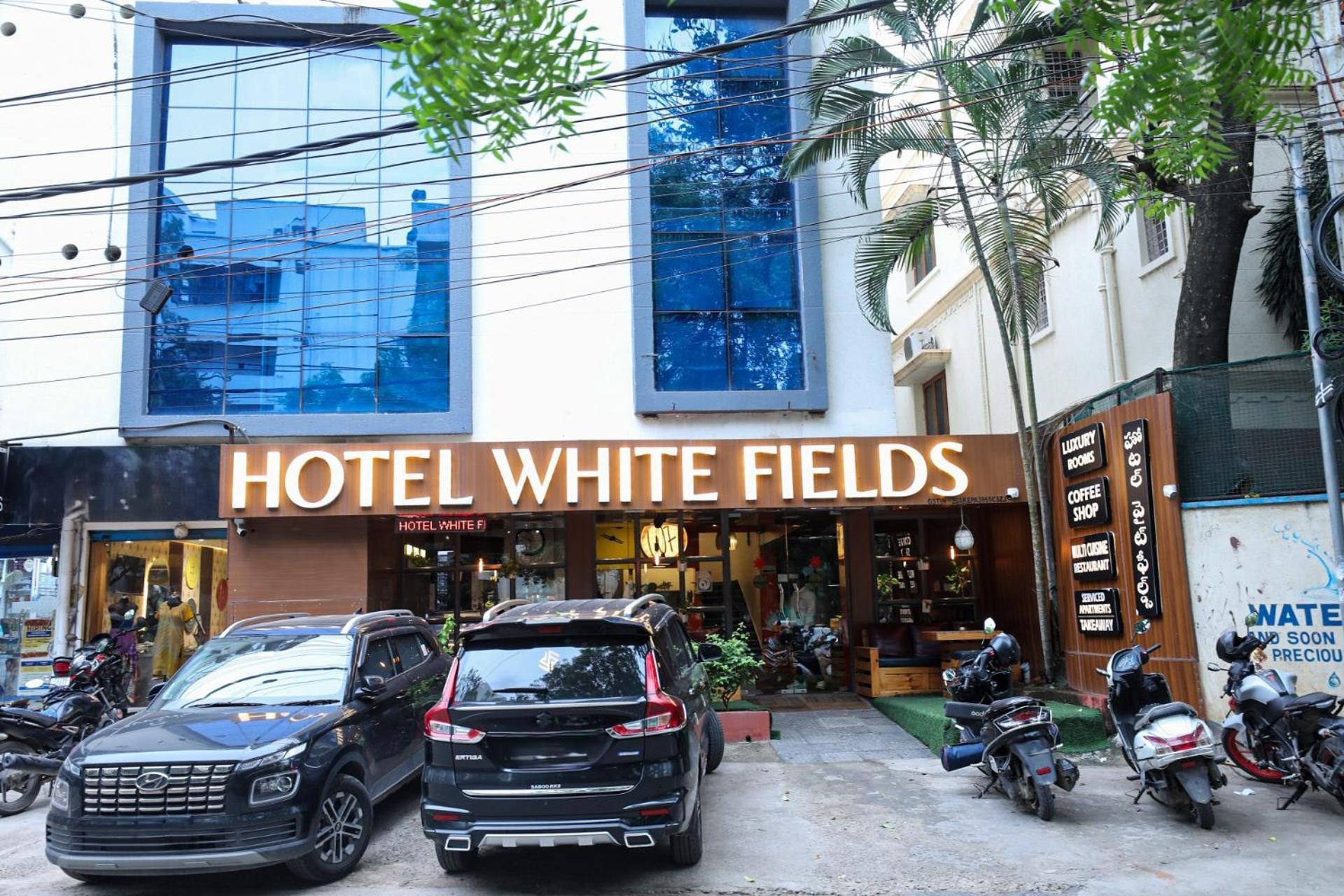 Hotel White Fields Hitec City, Hyderabad Esterno foto