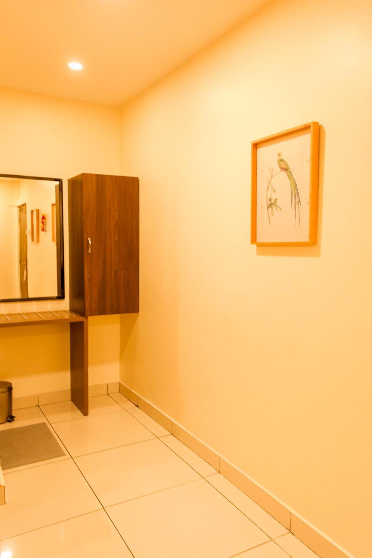 Hotel White Fields Hitec City, Hyderabad Esterno foto